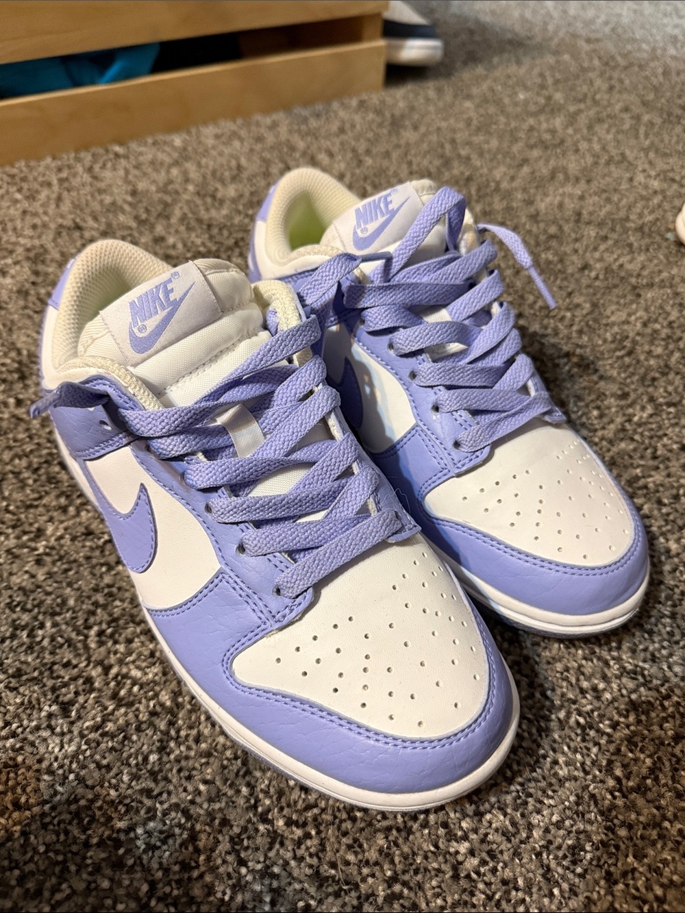 Nike Kids Low-Top Sneakers in Lavender and White